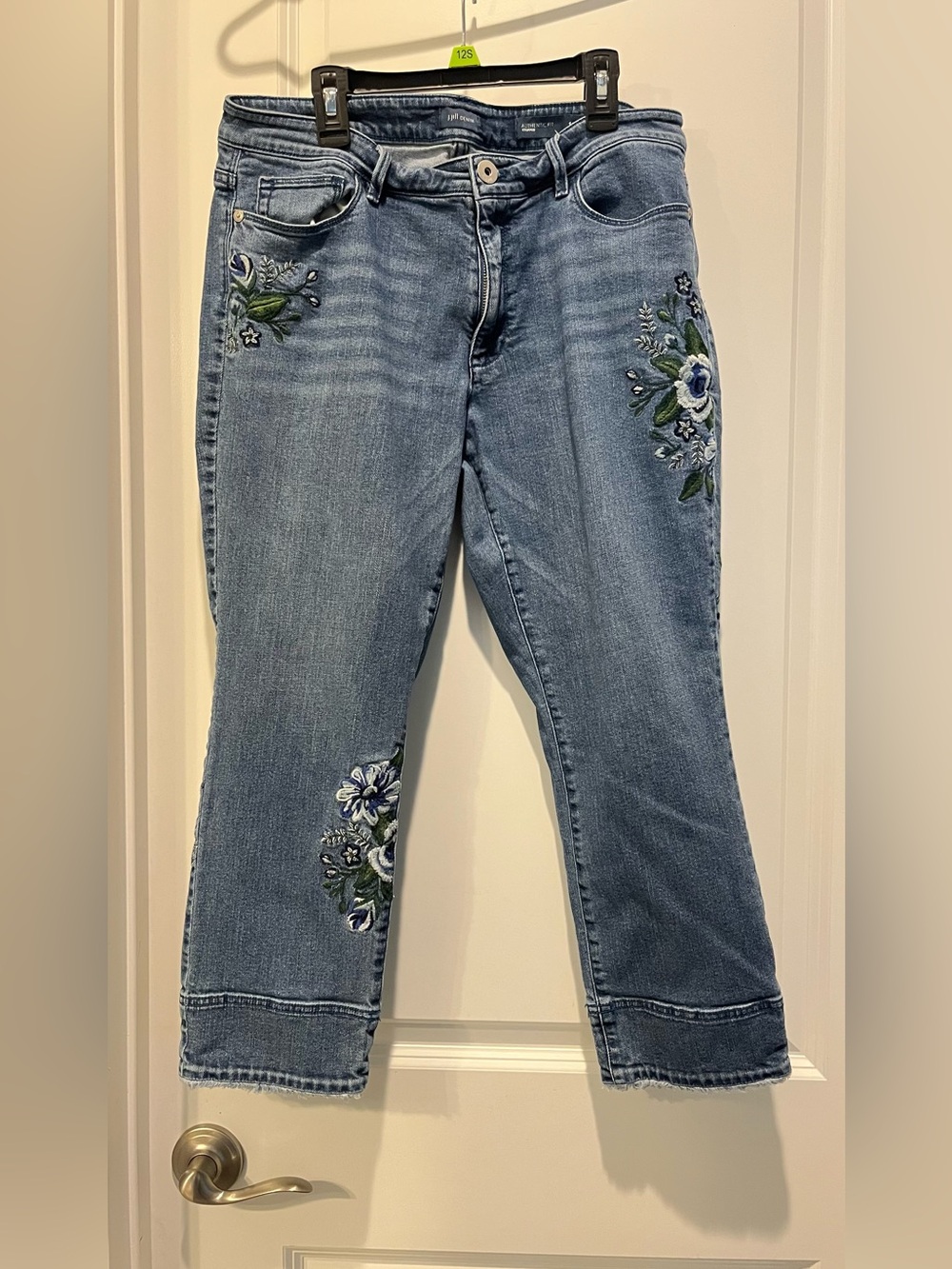 Women’s J- JILL AUTHENTIC FIT CROPPED Embroidered Mid-Rise Blue Jeans Size 10